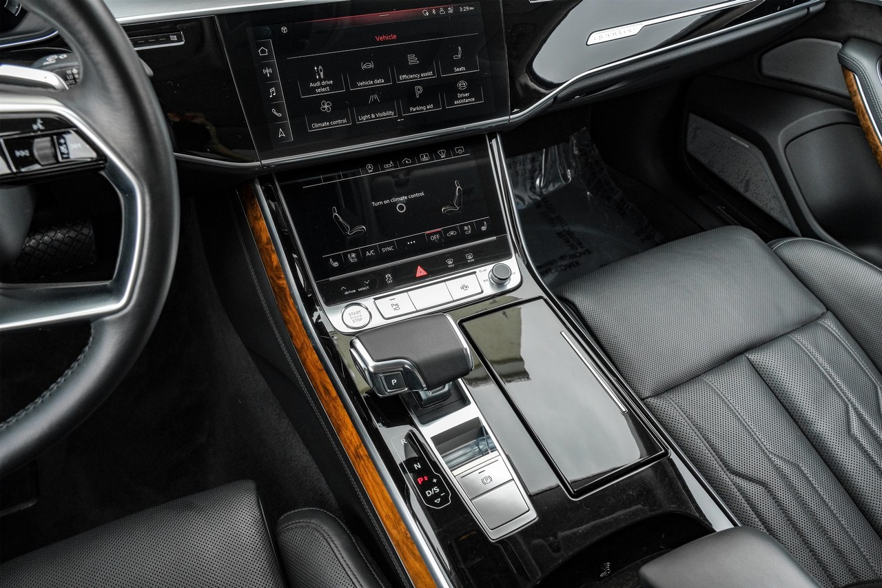 Audi A8 Vehicle Main Gallery Image 28