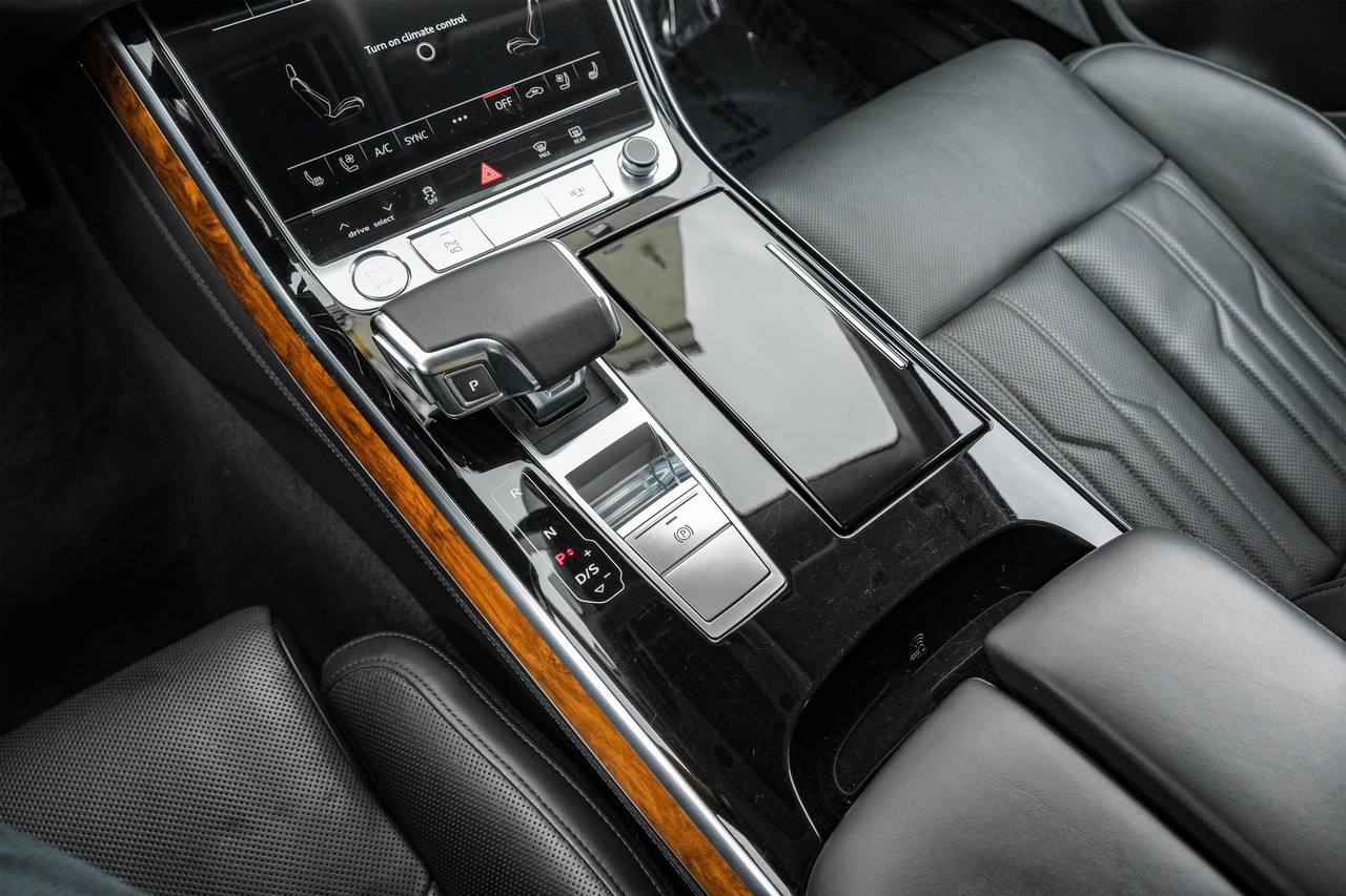 Audi A8 Vehicle Main Gallery Image 29