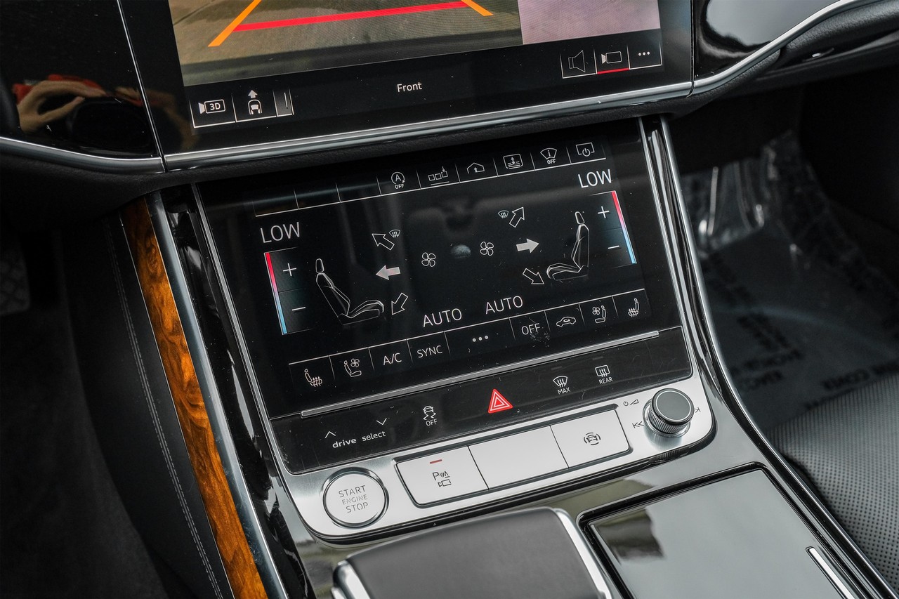 Audi A8 Vehicle Main Gallery Image 31