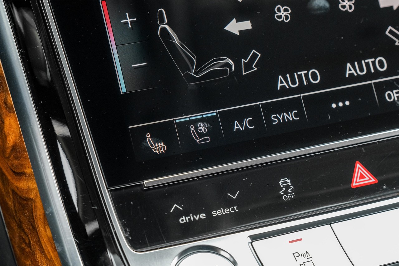 Audi A8 Vehicle Main Gallery Image 33