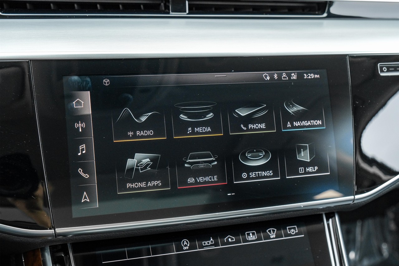 Audi A8 Vehicle Main Gallery Image 38