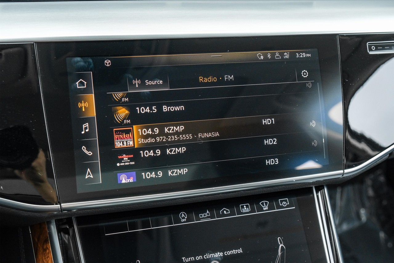 Audi A8 Vehicle Main Gallery Image 40