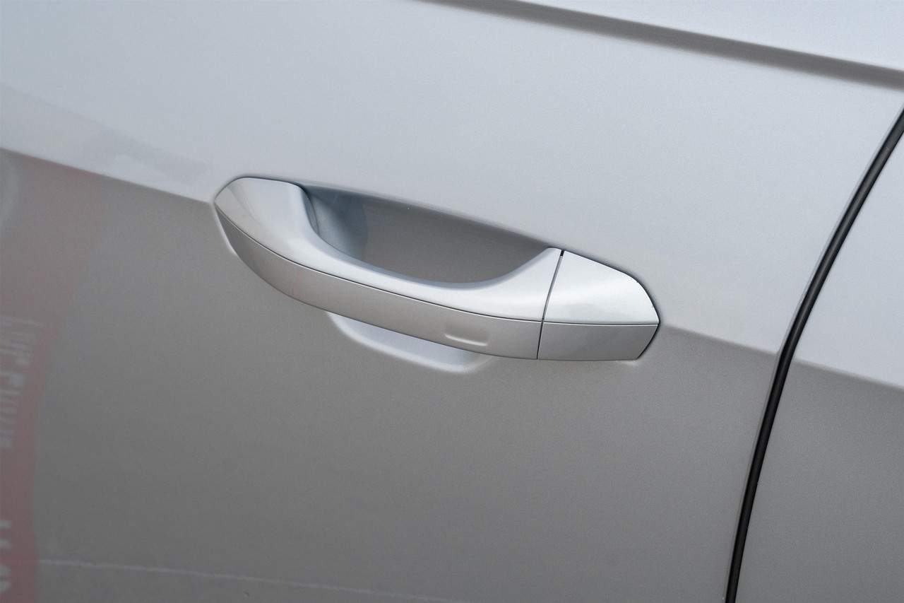 Audi A8 Vehicle Main Gallery Image 53