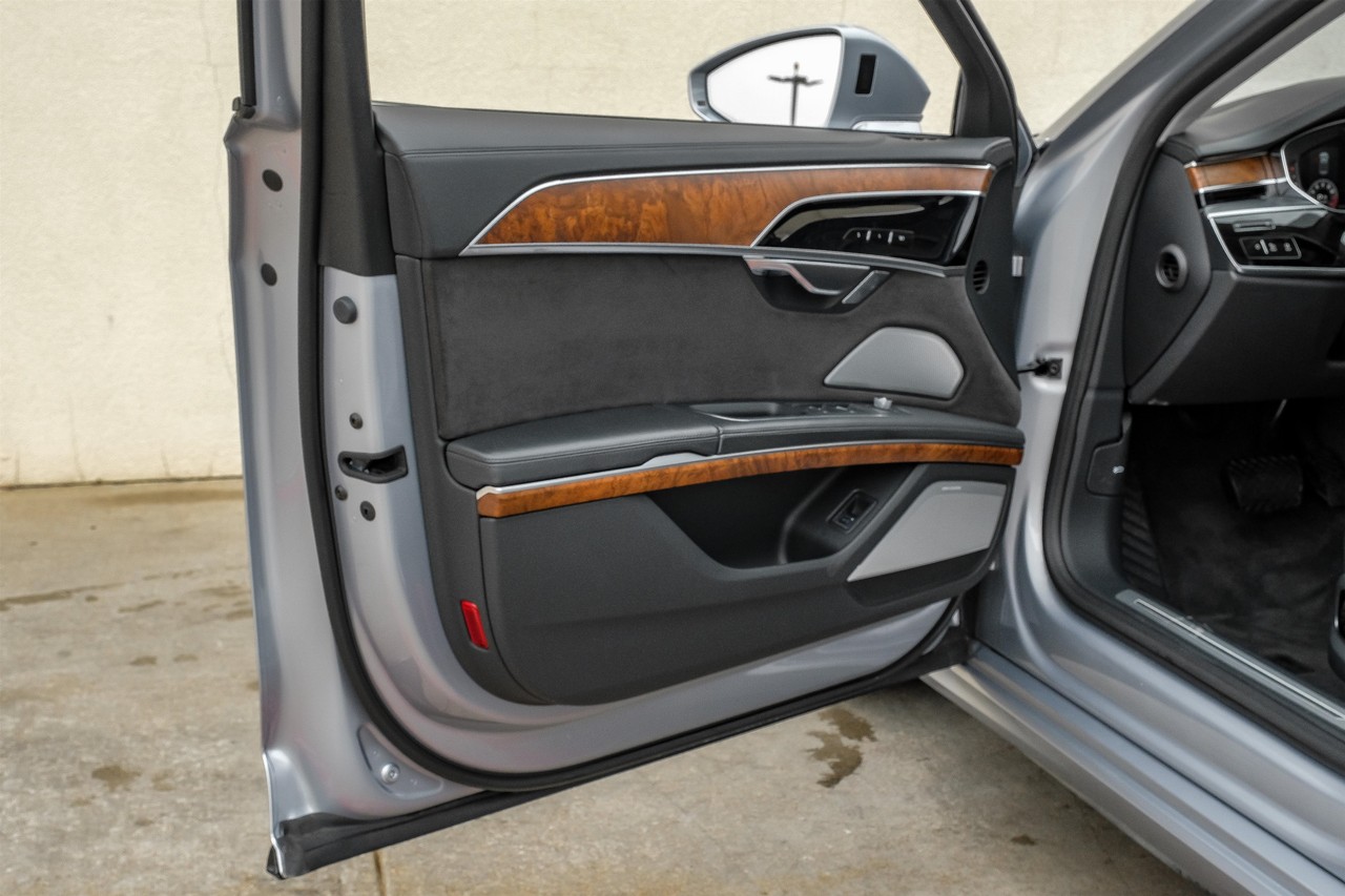 Audi A8 Vehicle Main Gallery Image 55