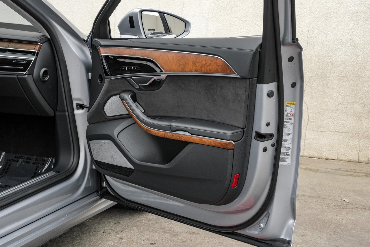 Audi A8 Vehicle Main Gallery Image 58