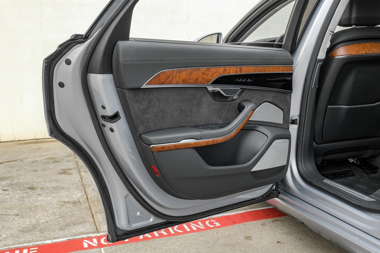 Audi A8 Vehicle Main Gallery Image 59