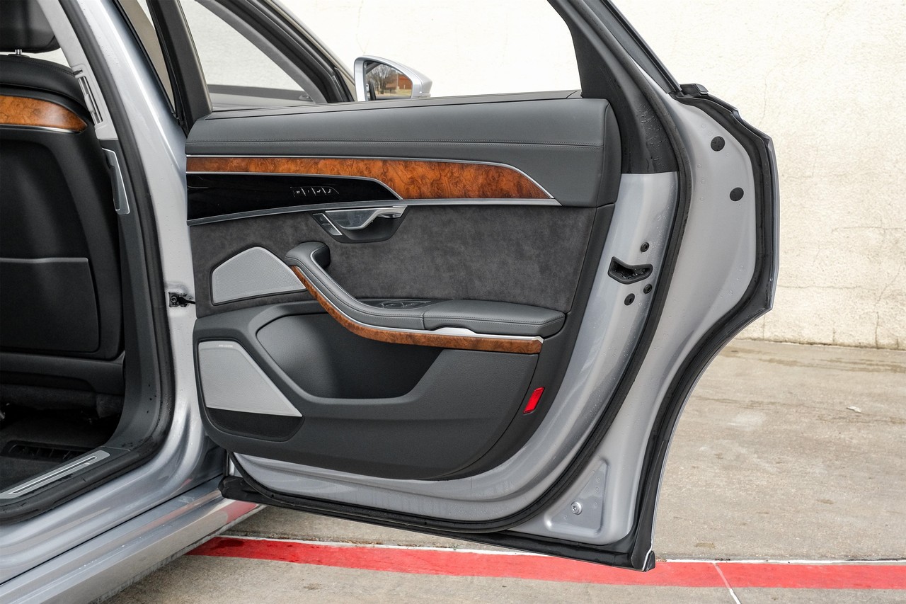 Audi A8 Vehicle Main Gallery Image 62