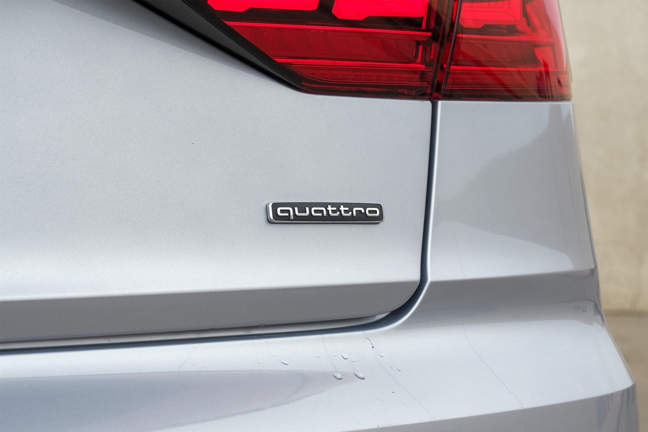 Audi A8 Vehicle Main Gallery Image 69