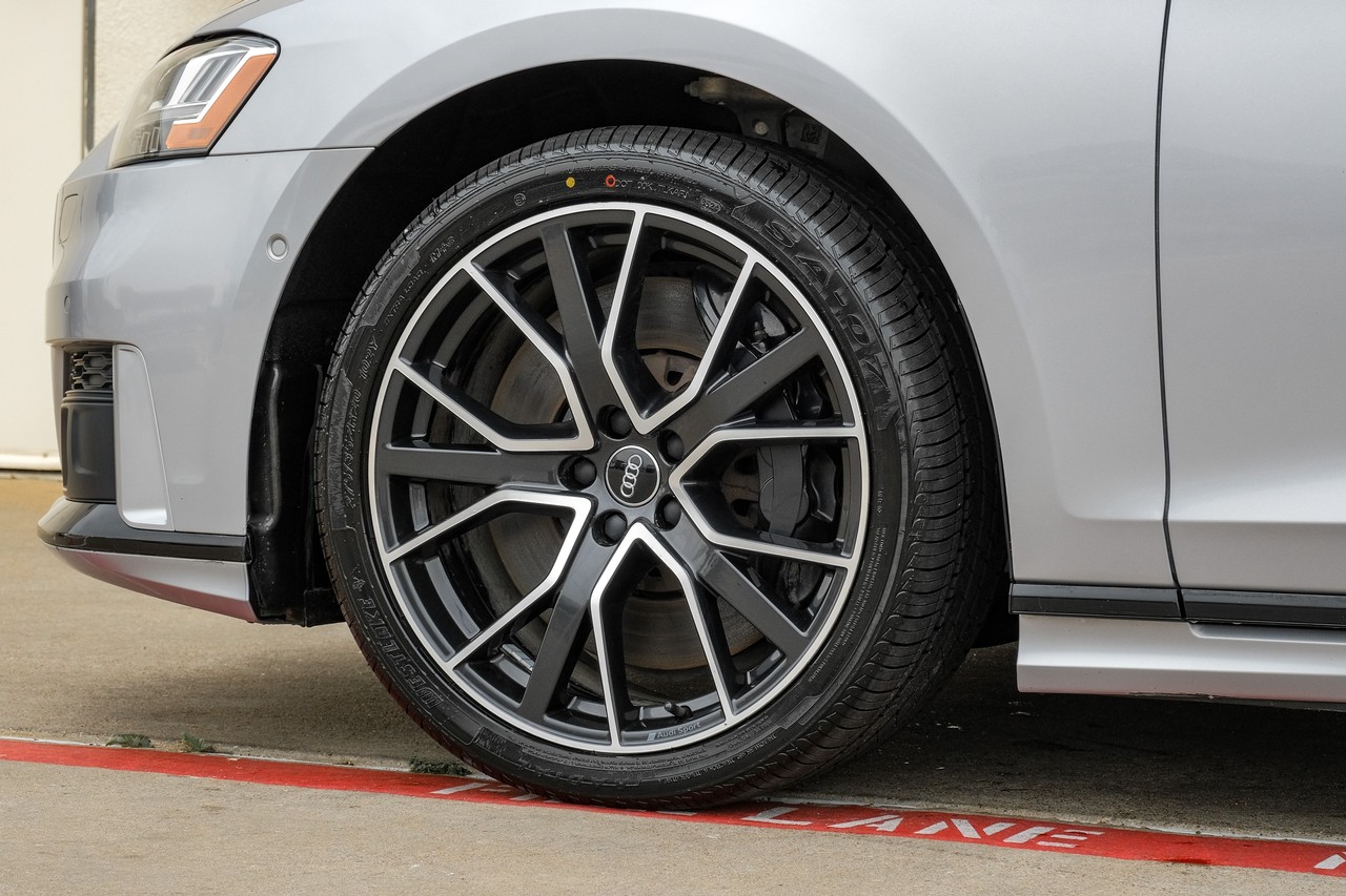 Audi A8 Vehicle Main Gallery Image 75