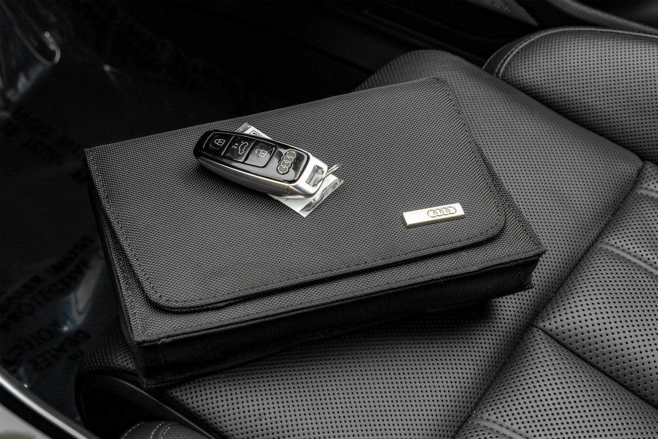 Audi A8 Vehicle Main Gallery Image 77