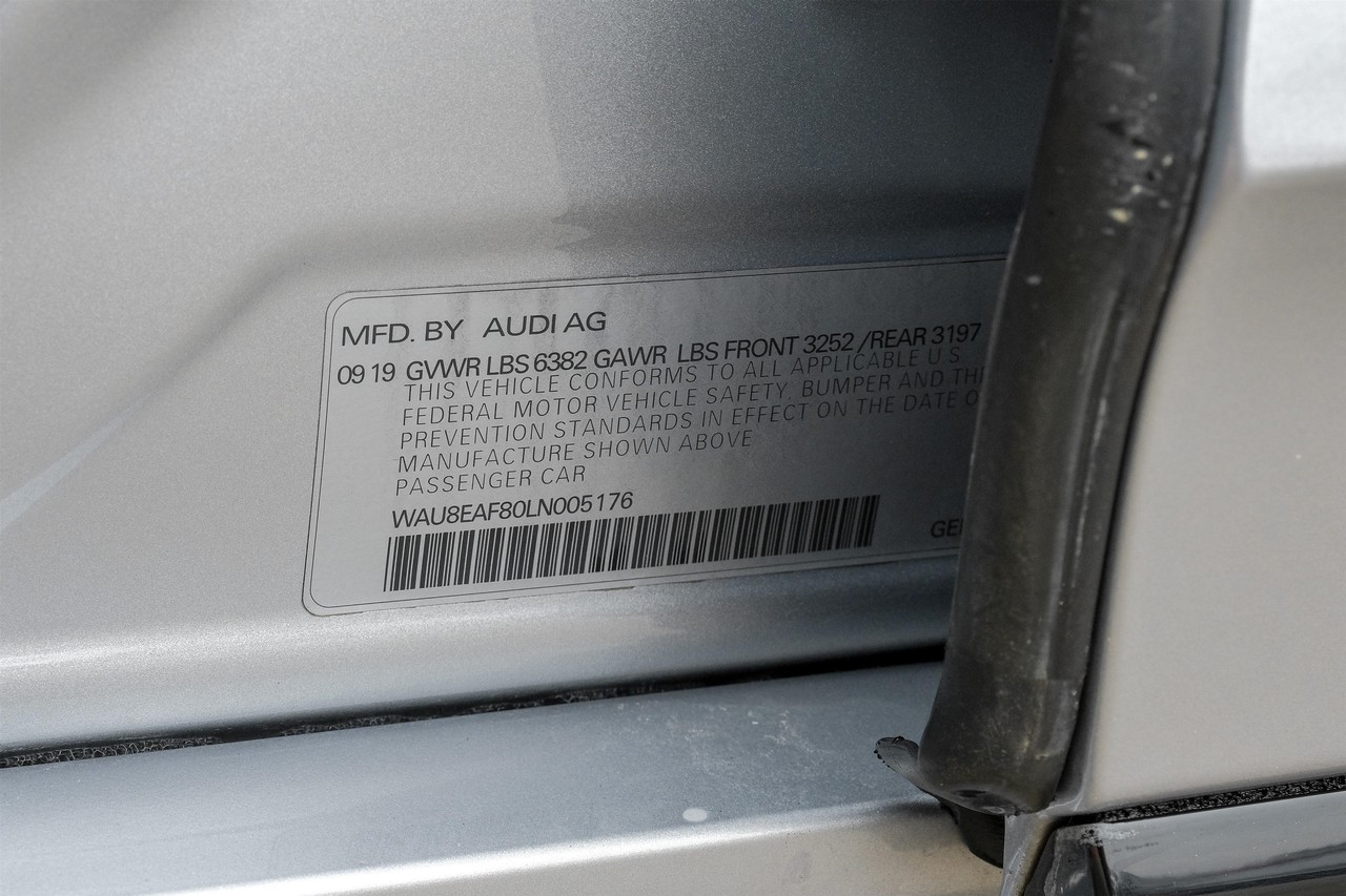 Audi A8 Vehicle Main Gallery Image 78