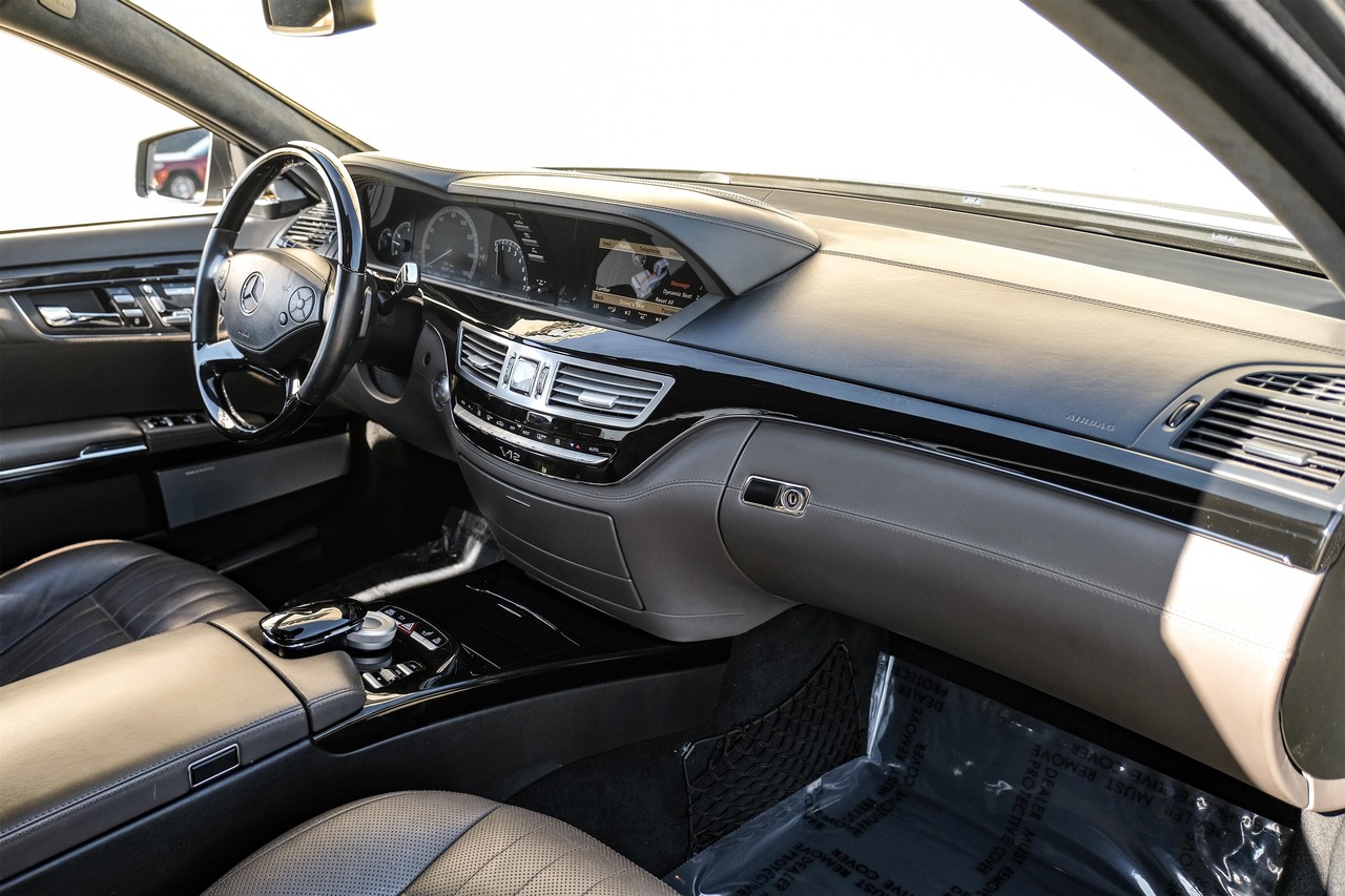 Mercedes-Benz S 600 Vehicle Main Gallery Image 13