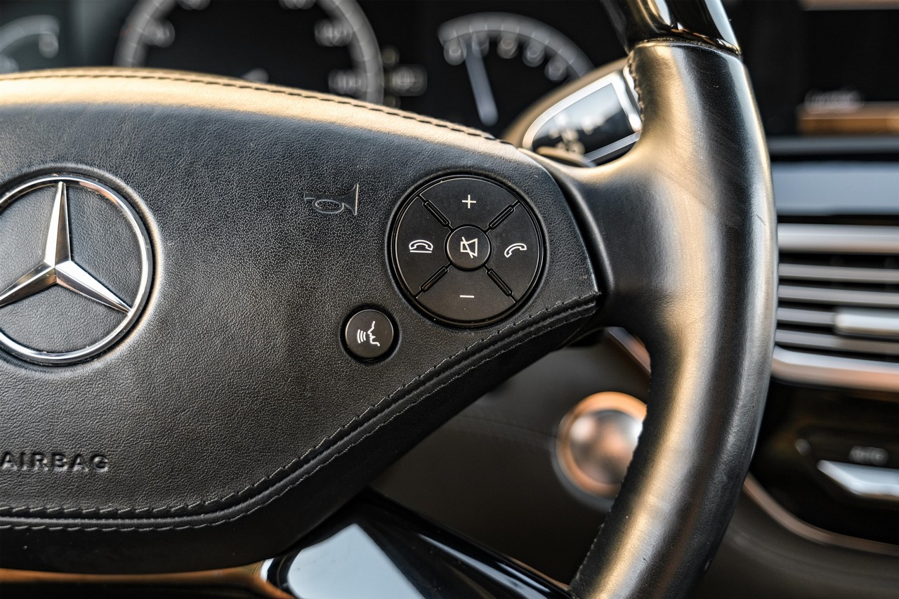 Mercedes-Benz S 600 Vehicle Main Gallery Image 18