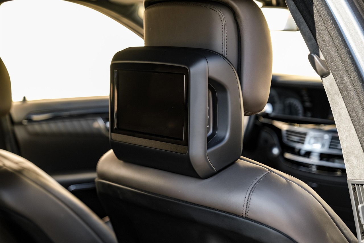 Mercedes-Benz S 600 Vehicle Main Gallery Image 36