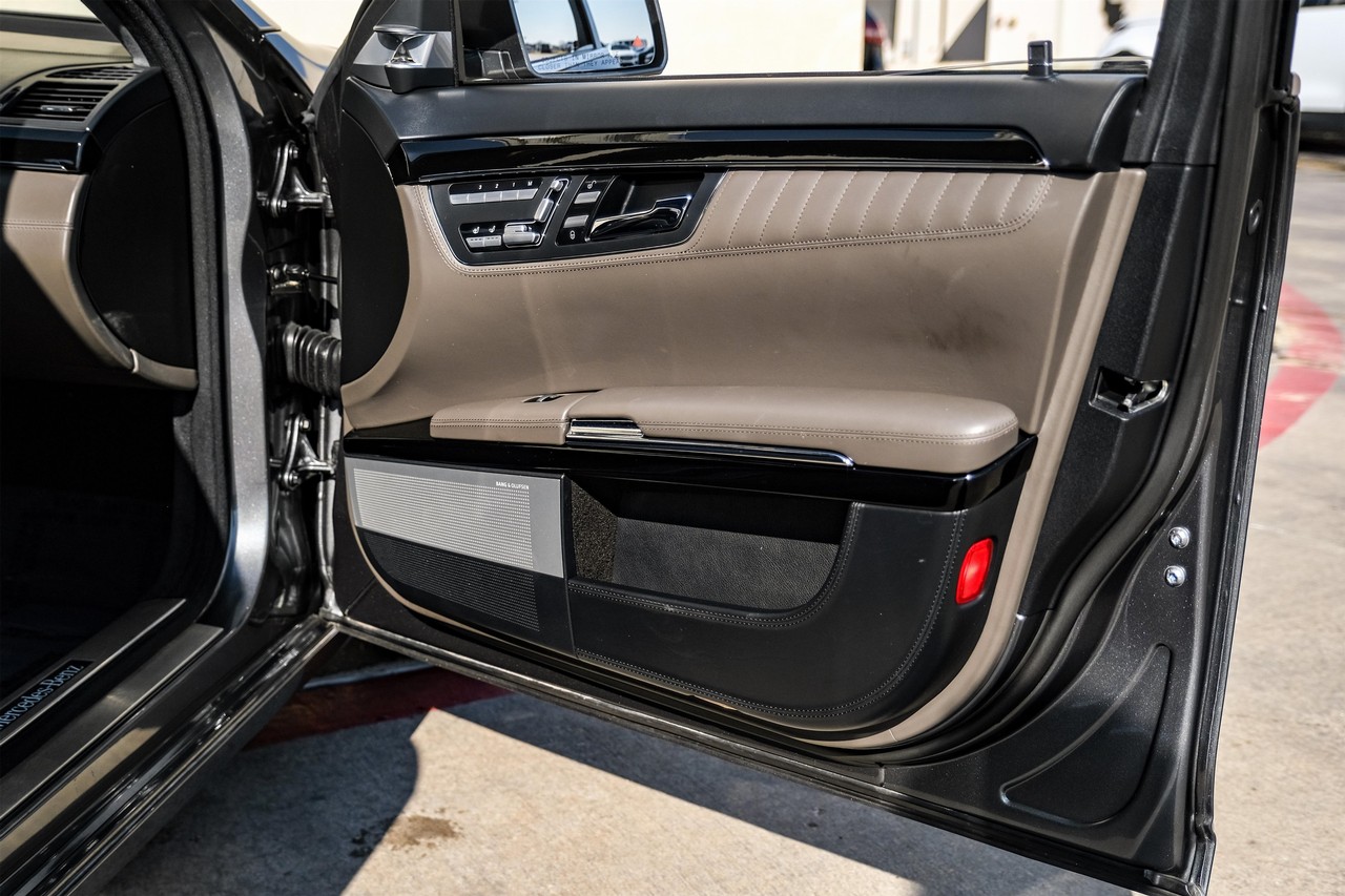 Mercedes-Benz S 600 Vehicle Main Gallery Image 48