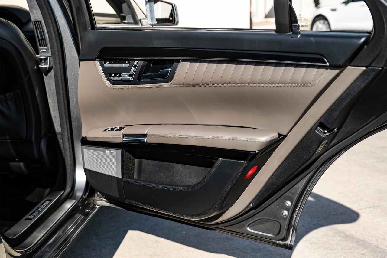 Mercedes-Benz S 600 Vehicle Main Gallery Image 53
