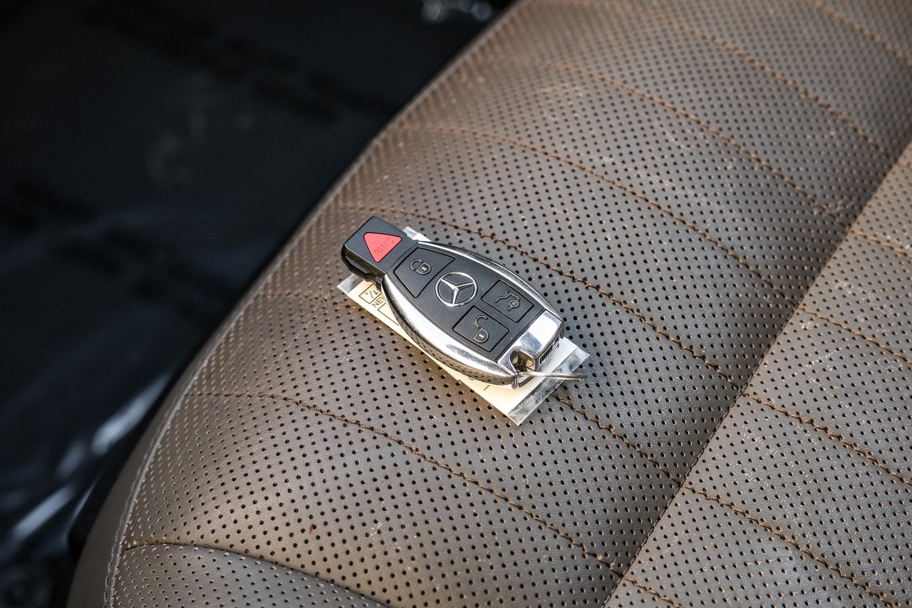 Mercedes-Benz S 600 Vehicle Main Gallery Image 65