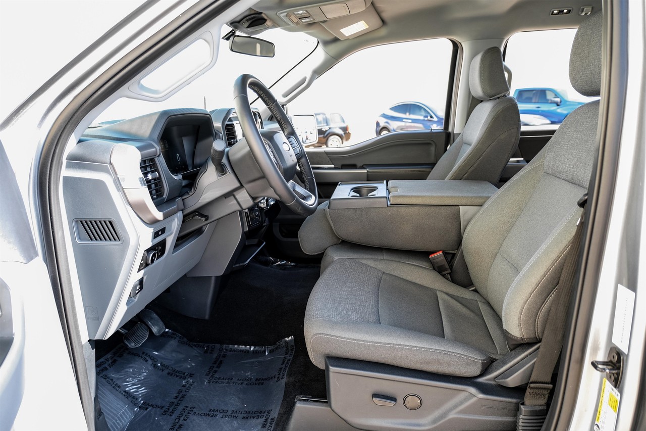 Ford F-150 Vehicle Main Gallery Image 04