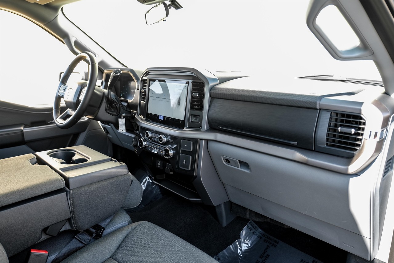 Ford F-150 Vehicle Main Gallery Image 12