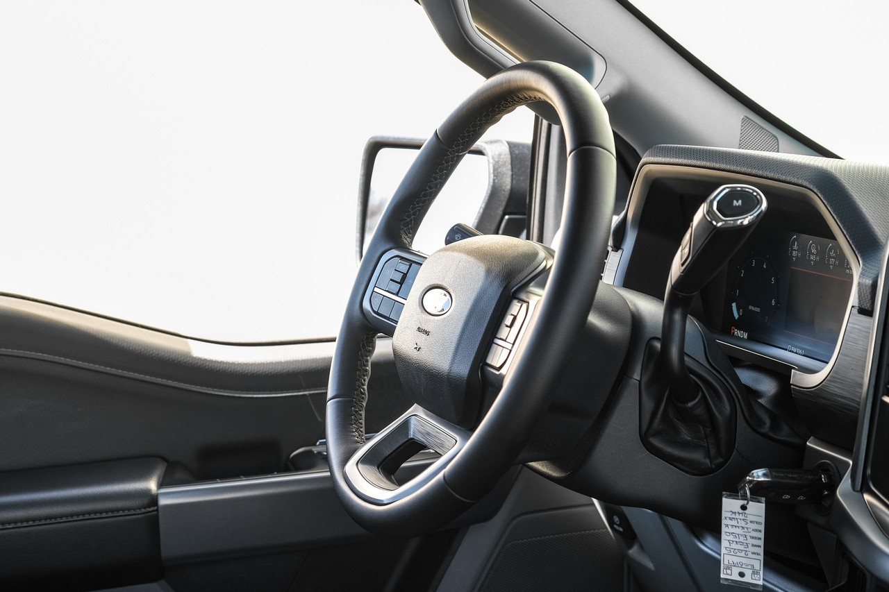 Ford F-150 Vehicle Main Gallery Image 13