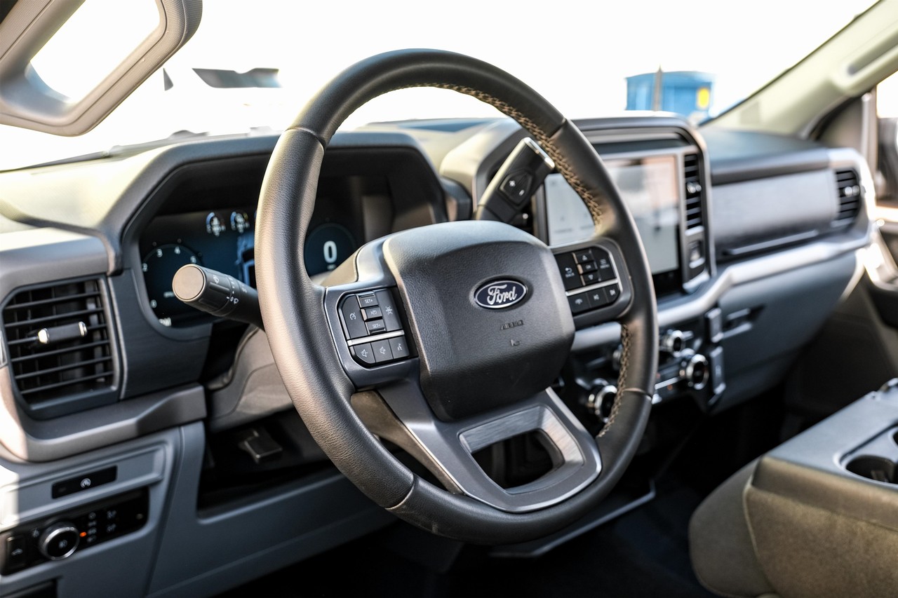 Ford F-150 Vehicle Main Gallery Image 15