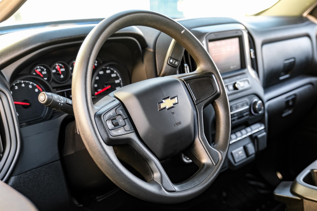 Chevrolet Silverado 1500 Vehicle Main Gallery Image 16