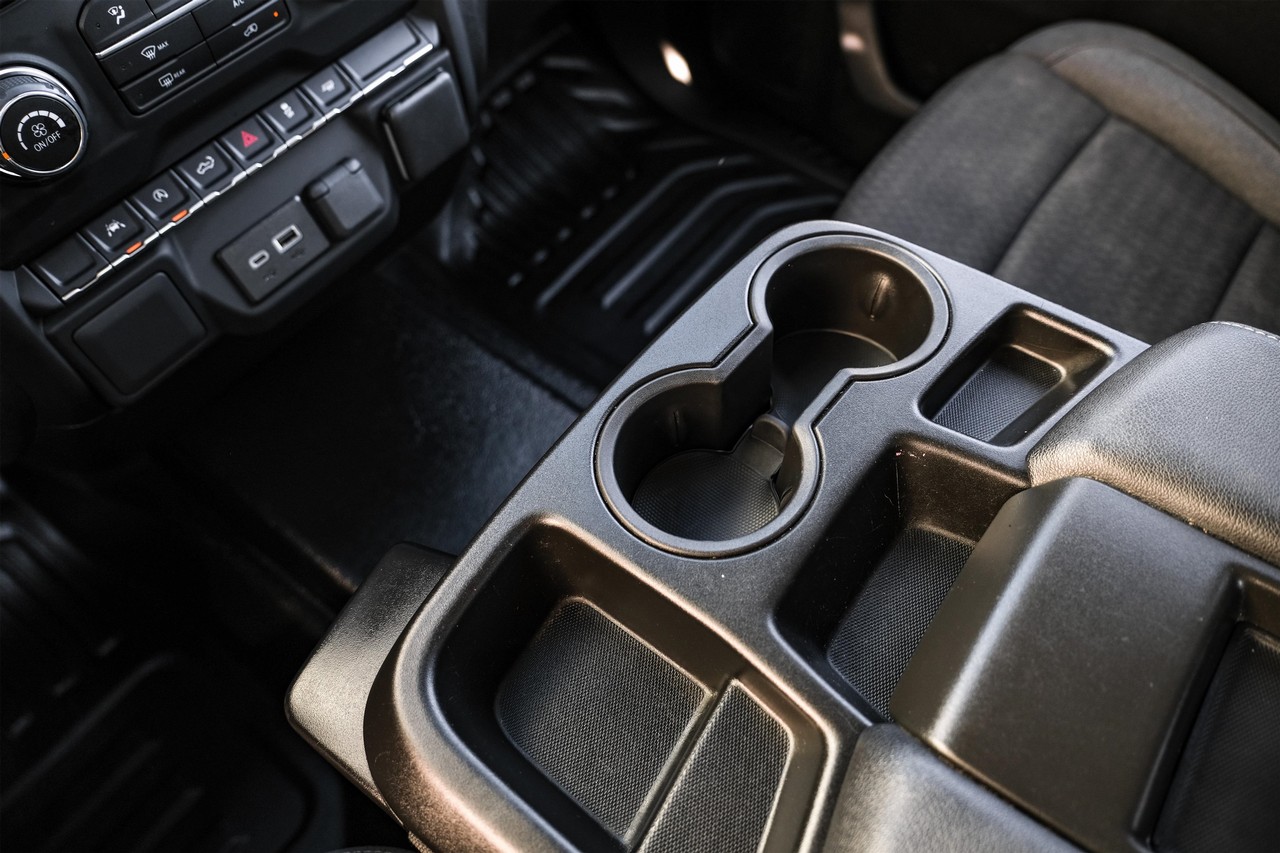 Chevrolet Silverado 1500 Vehicle Main Gallery Image 24