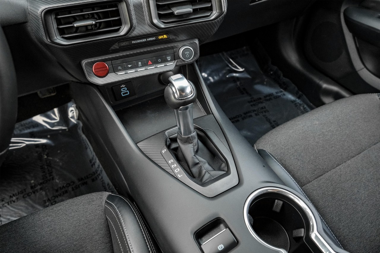 Ford Mustang Vehicle Main Gallery Image 22