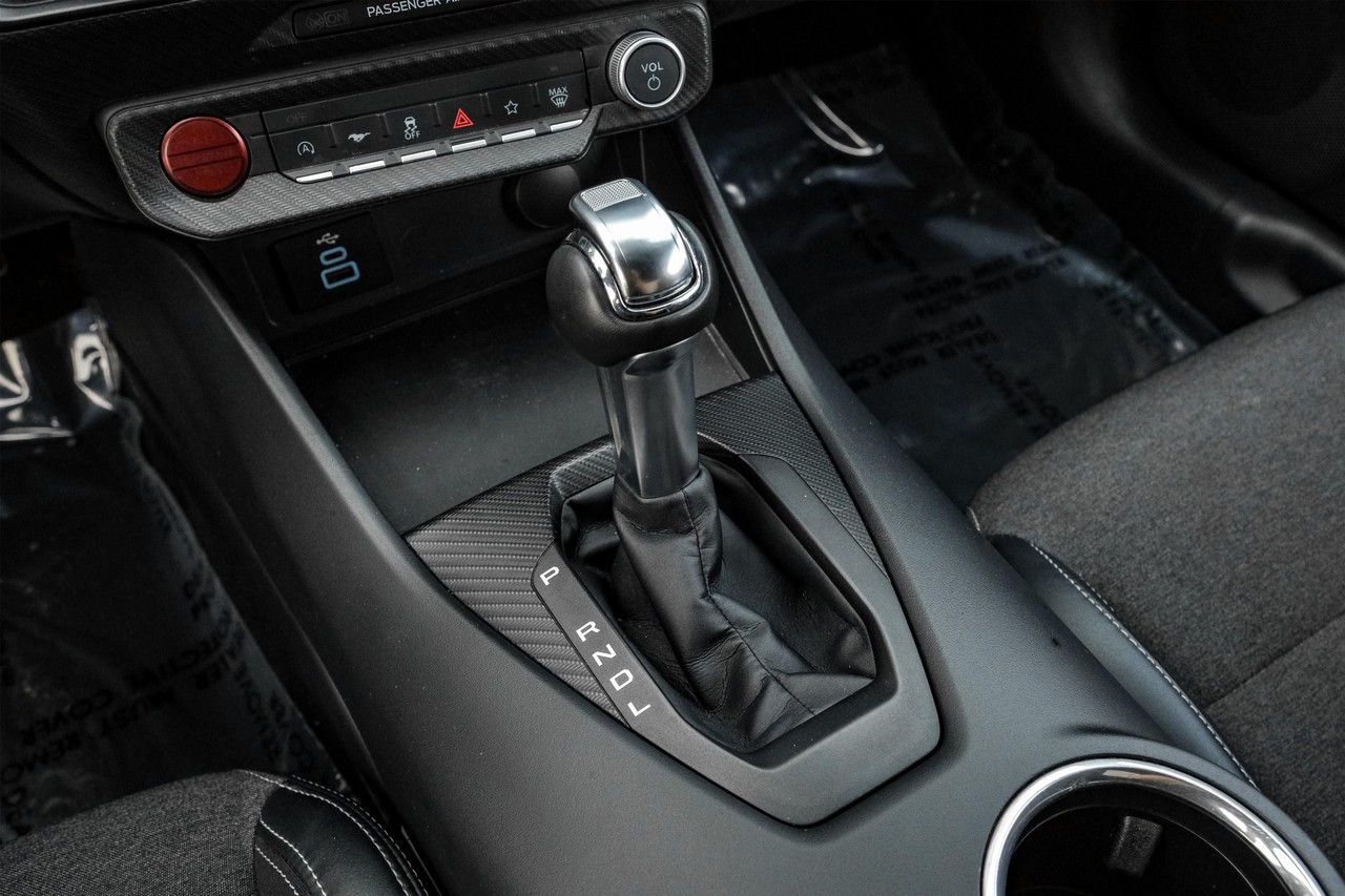 Ford Mustang Vehicle Main Gallery Image 23