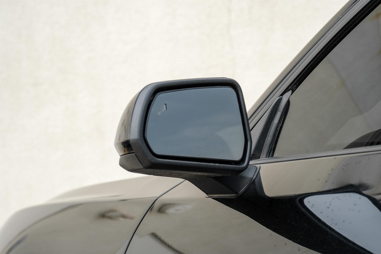 Ford Mustang Vehicle Main Gallery Image 39