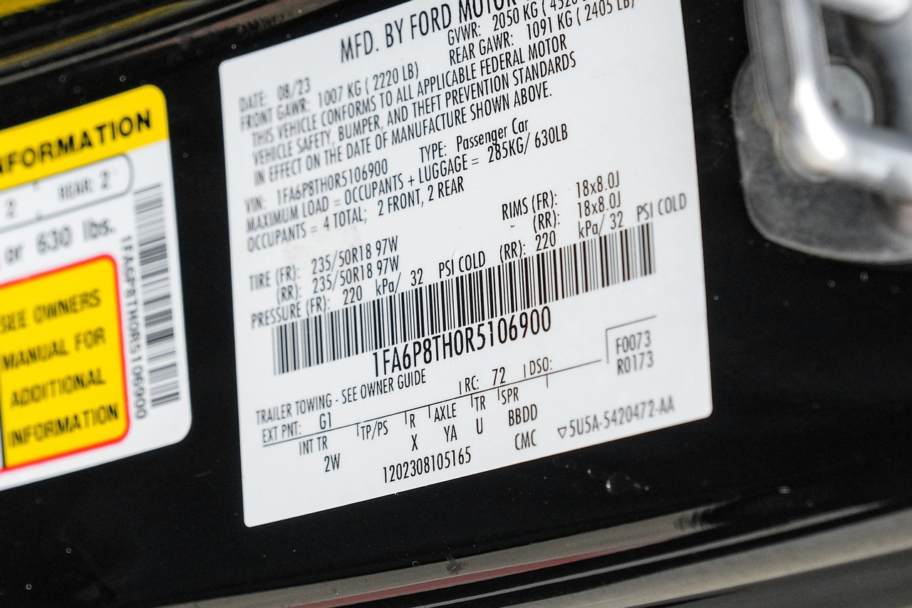 Ford Mustang Vehicle Main Gallery Image 52