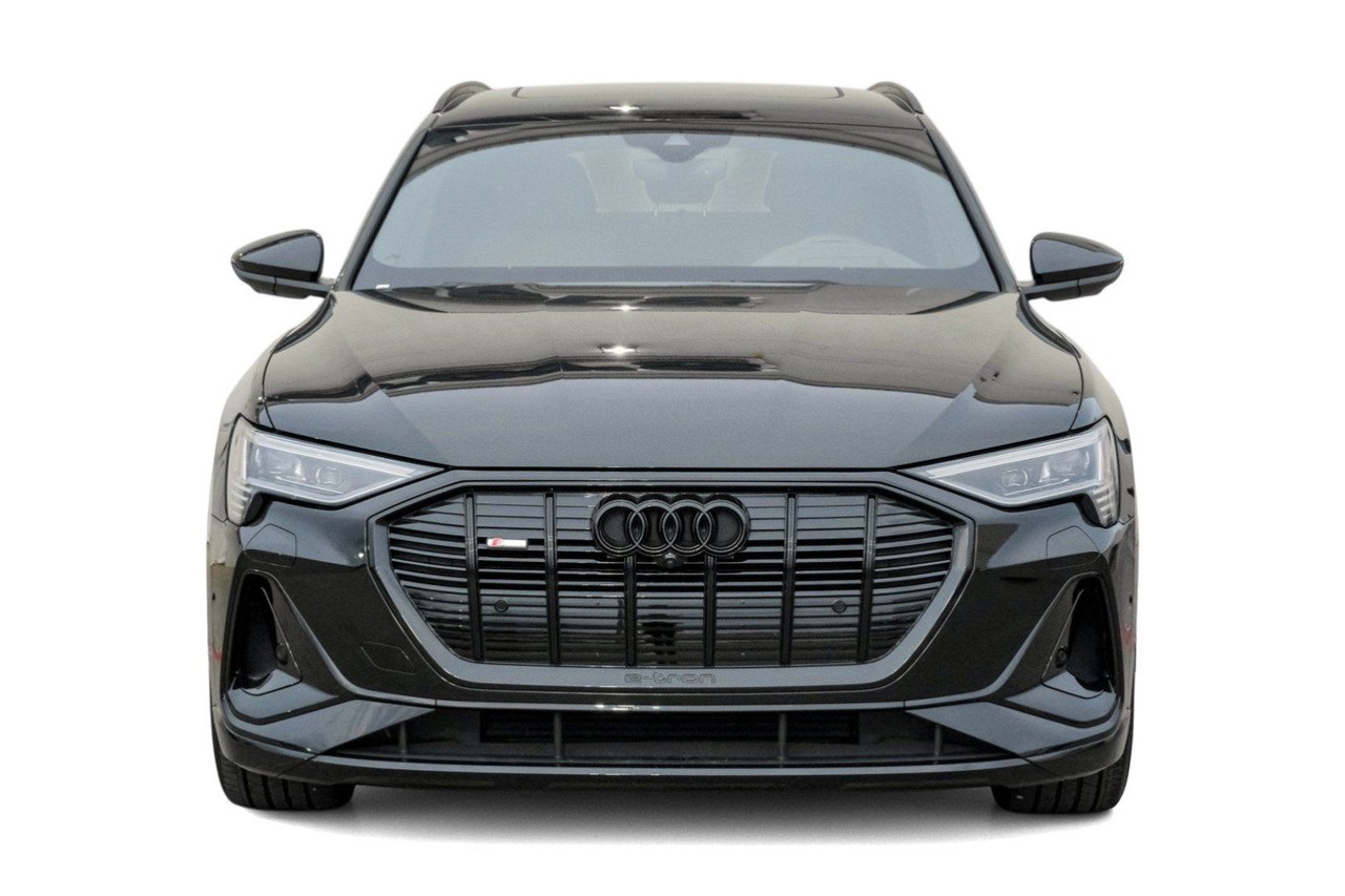 Audi e-tron Vehicle Main Gallery Image 06