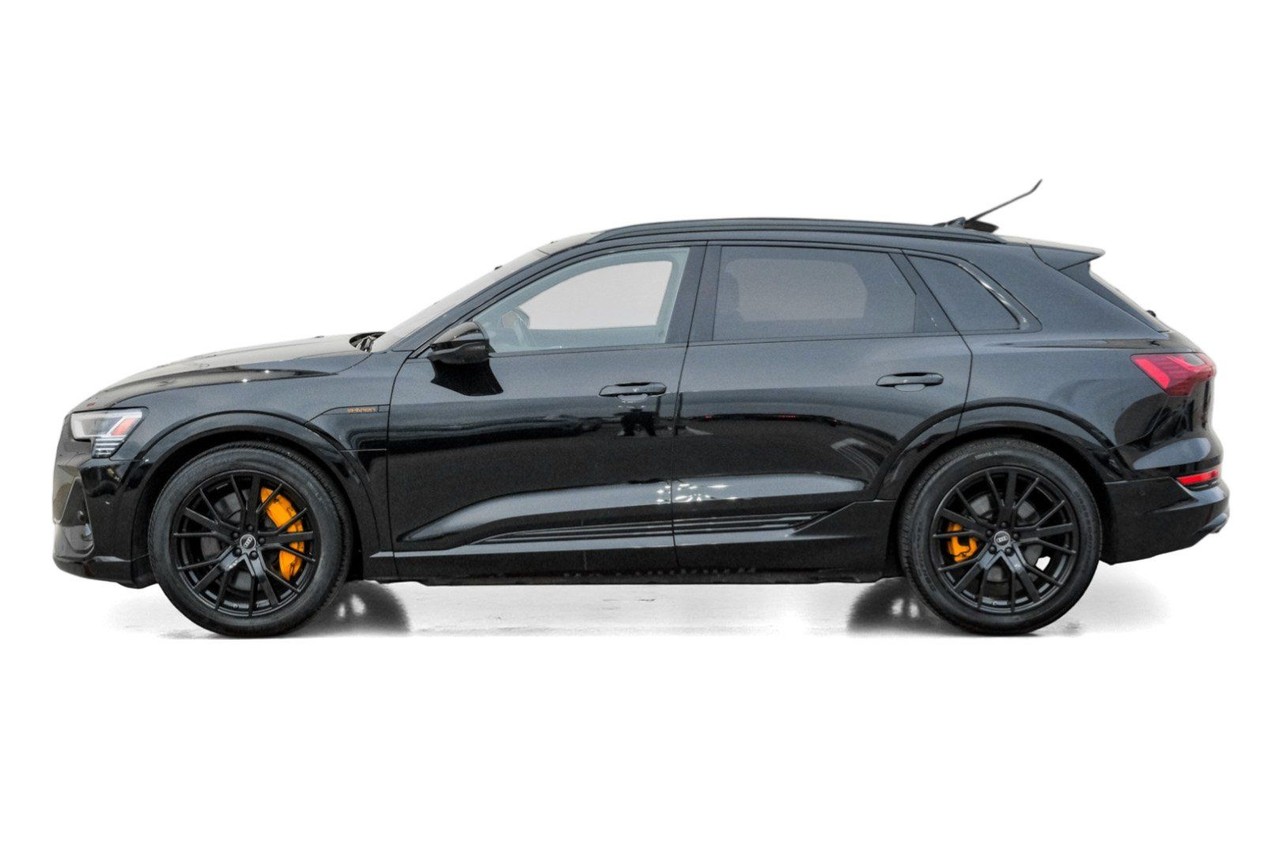 Audi e-tron Vehicle Main Gallery Image 12