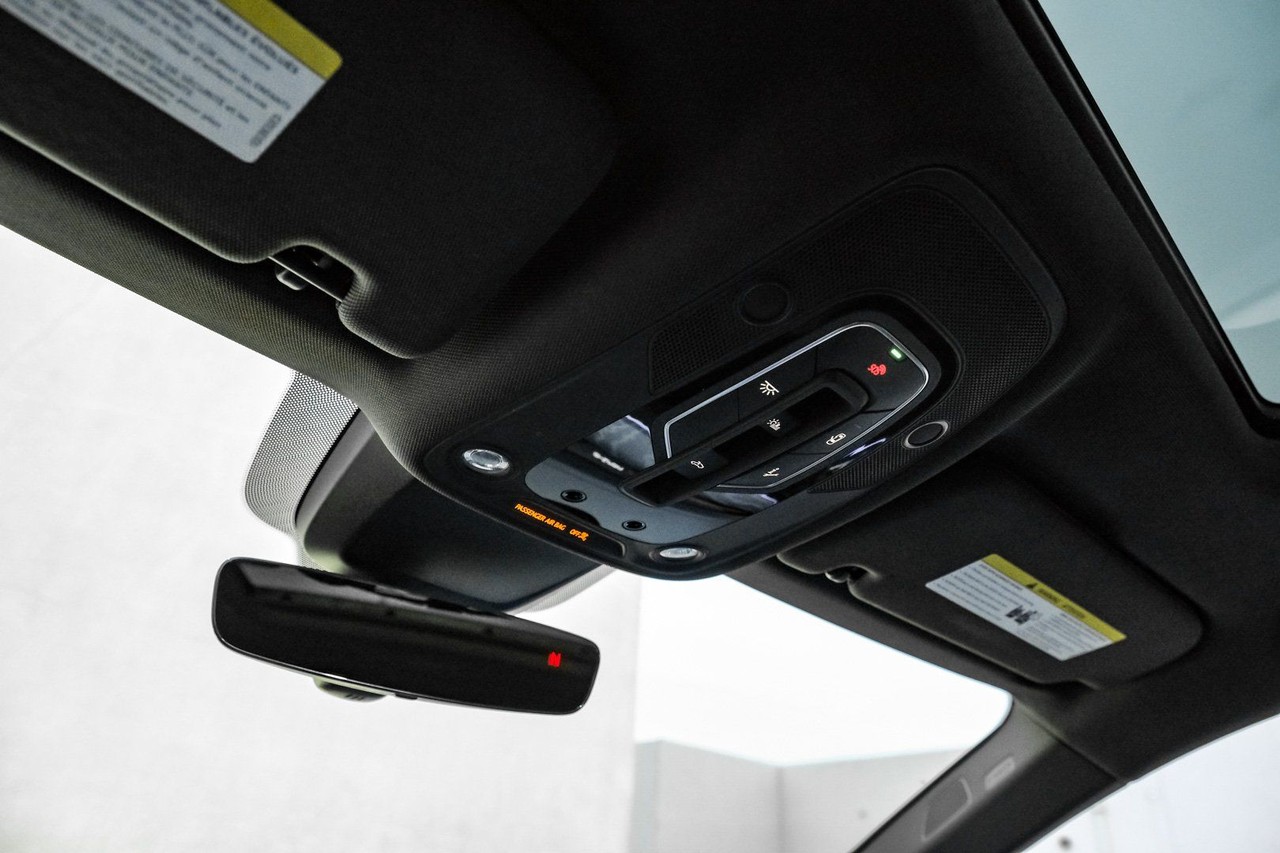 Audi e-tron Vehicle Main Gallery Image 33