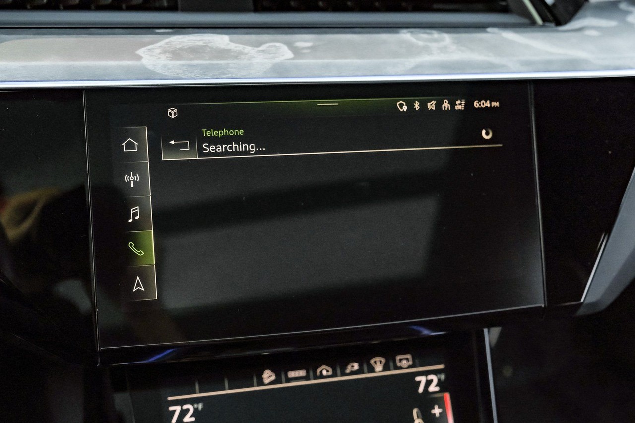 Audi e-tron Vehicle Main Gallery Image 36