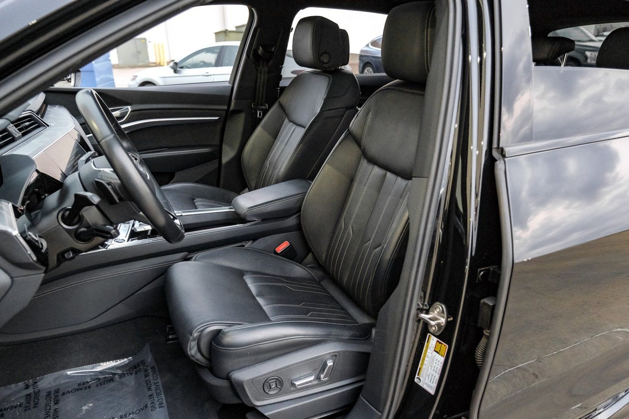 Audi e-tron Vehicle Main Gallery Image 40