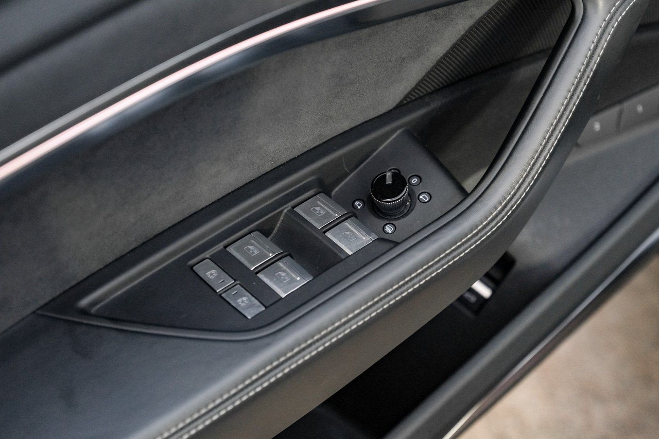 Audi e-tron Vehicle Main Gallery Image 52