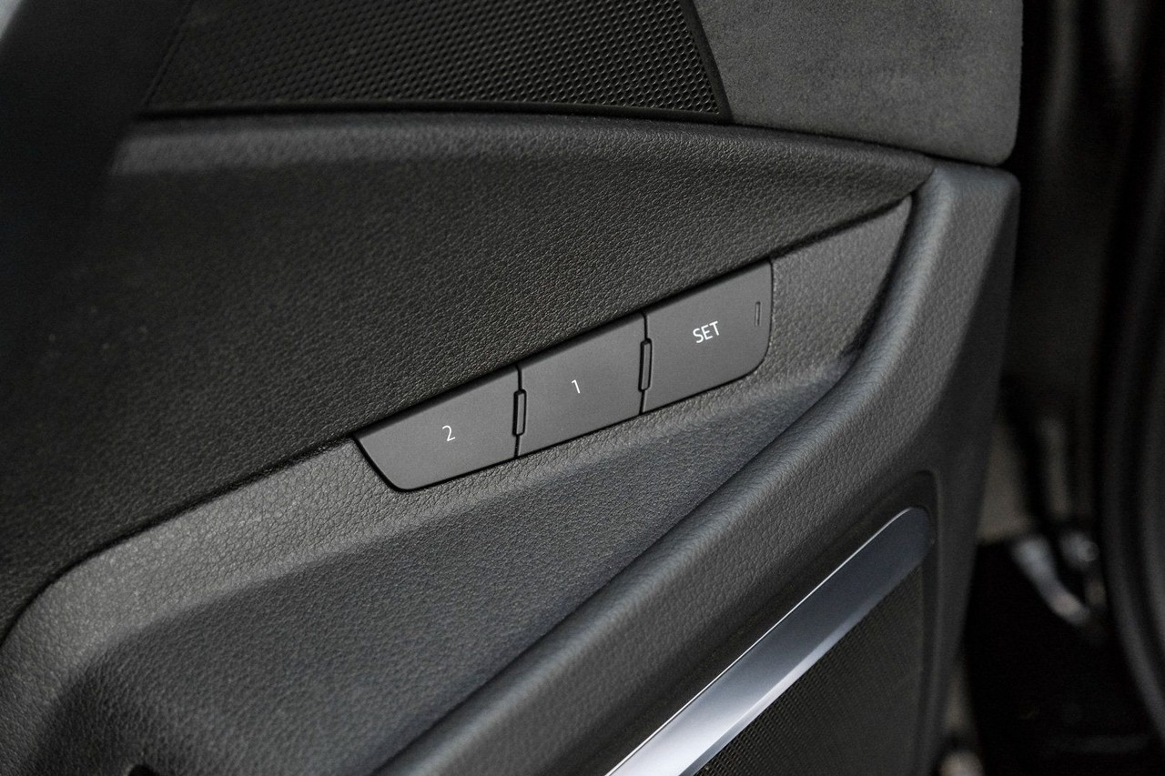 Audi e-tron Vehicle Main Gallery Image 53