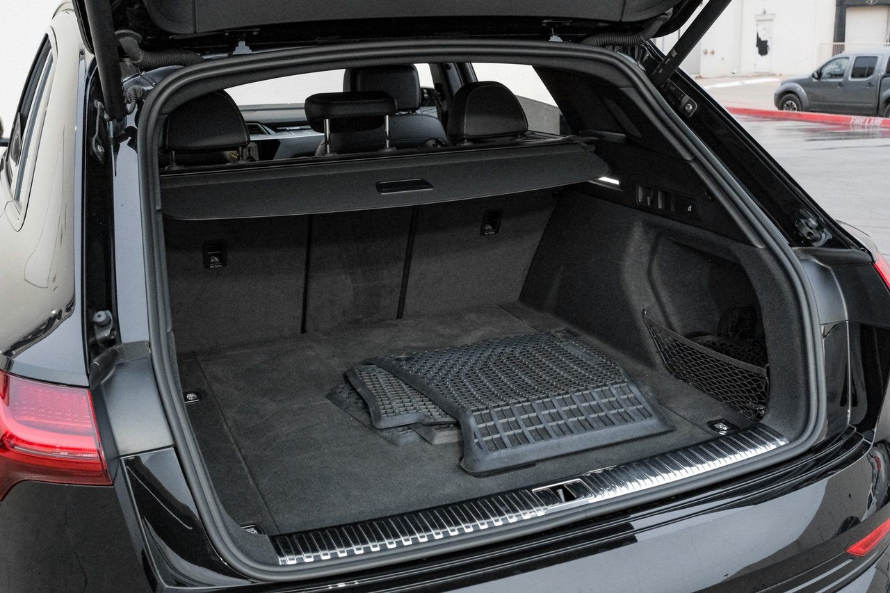 Audi e-tron Vehicle Main Gallery Image 64