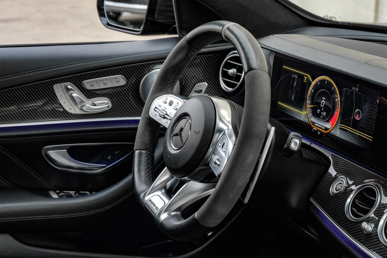 Mercedes-Benz E 63 AMG Vehicle Main Gallery Image 14