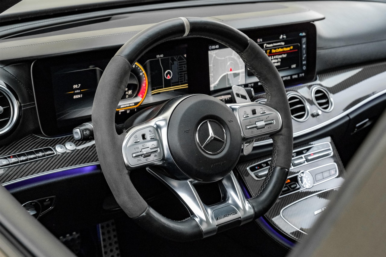 Mercedes-Benz E 63 AMG Vehicle Main Gallery Image 16