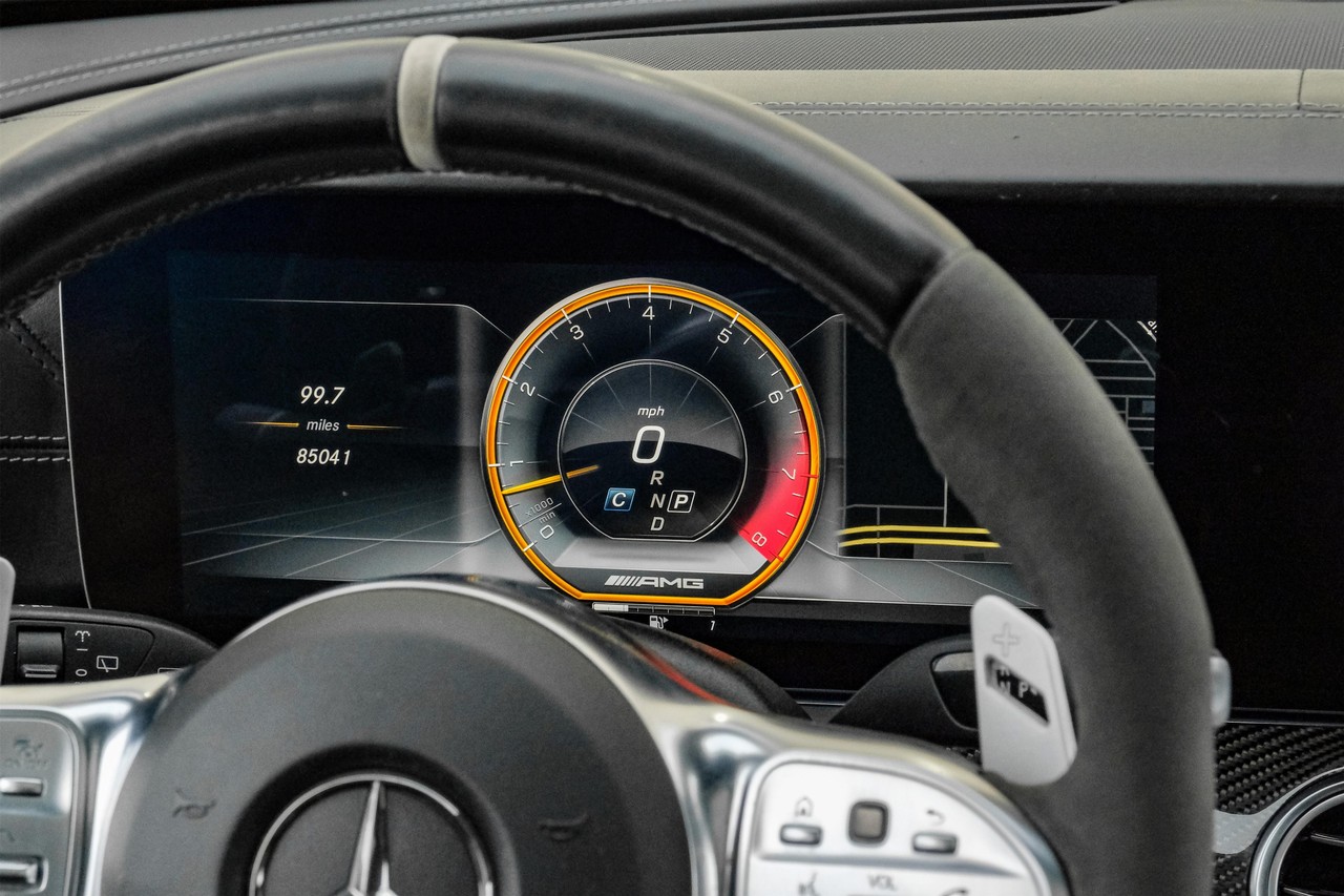 Mercedes-Benz E 63 AMG Vehicle Main Gallery Image 21