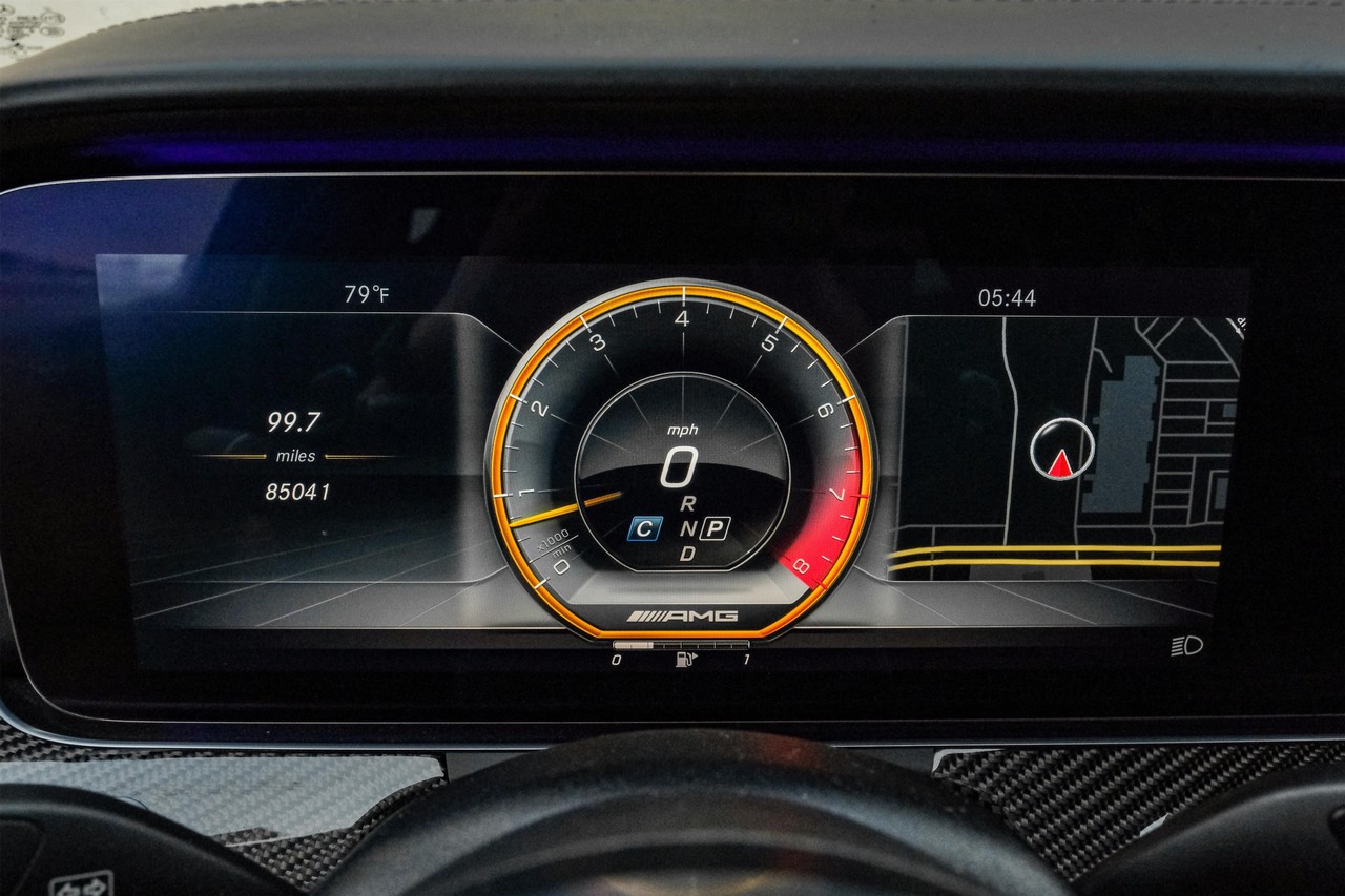 Mercedes-Benz E 63 AMG Vehicle Main Gallery Image 22