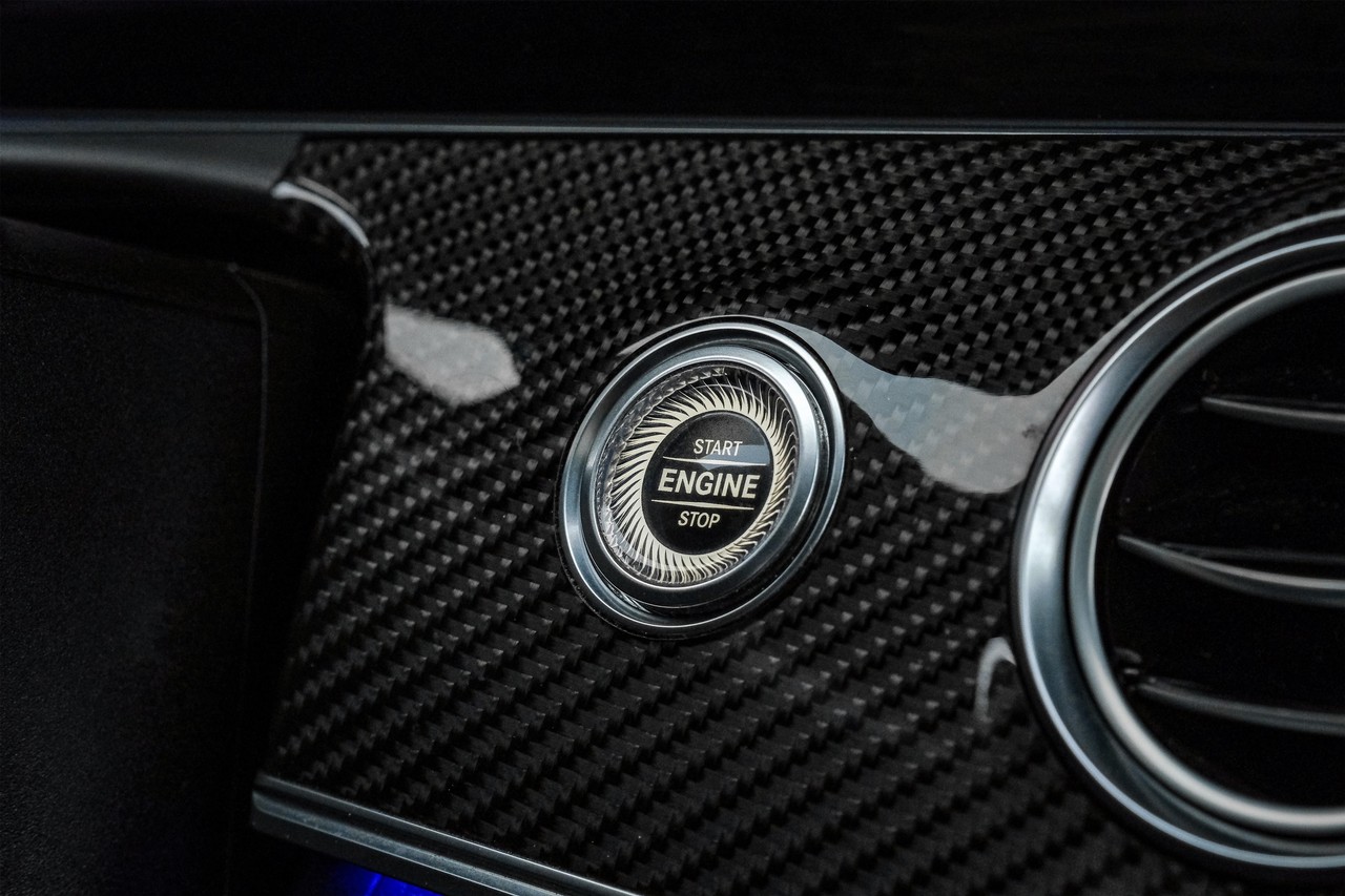 Mercedes-Benz E 63 AMG Vehicle Main Gallery Image 25