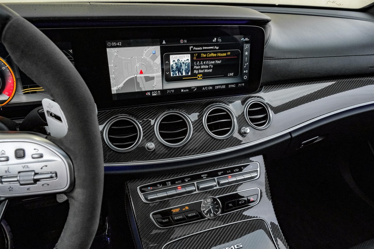 Mercedes-Benz E 63 AMG Vehicle Main Gallery Image 28