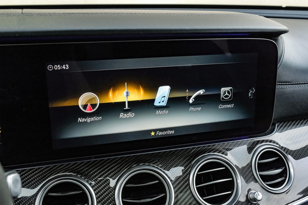 Mercedes-Benz E 63 AMG Vehicle Main Gallery Image 38