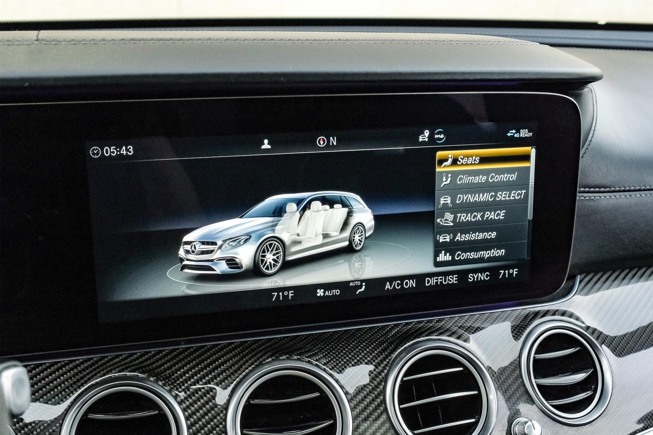 Mercedes-Benz E 63 AMG Vehicle Main Gallery Image 40