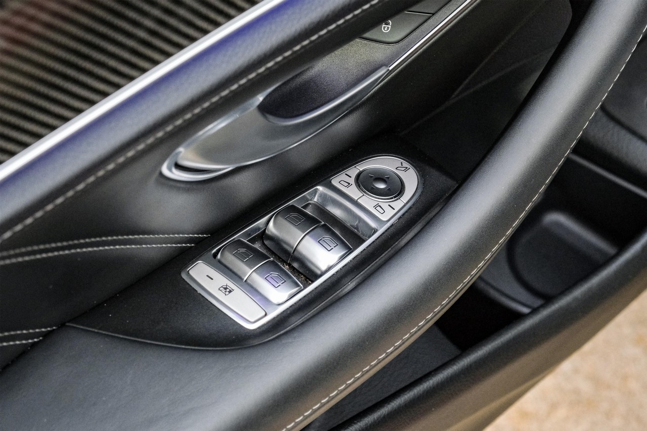 Mercedes-Benz E 63 AMG Vehicle Main Gallery Image 53