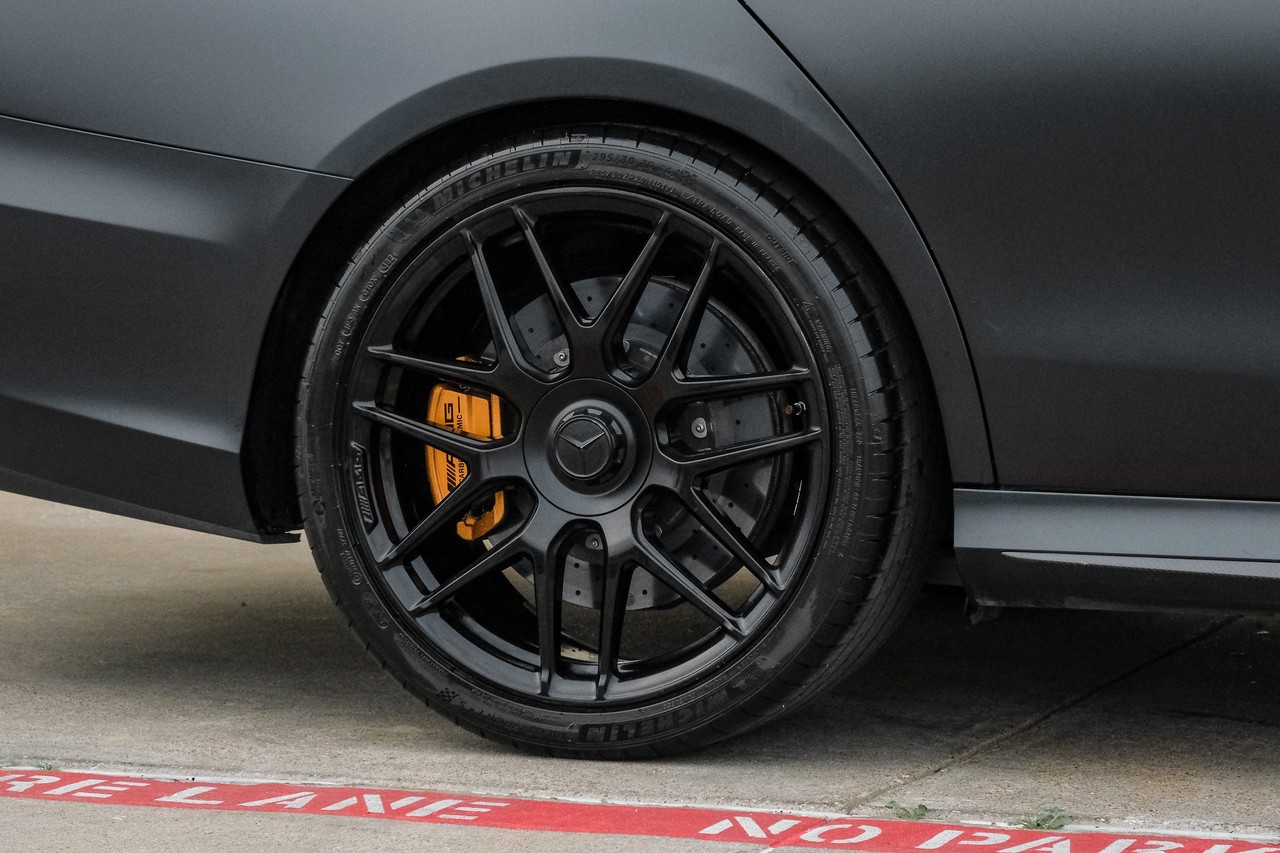 Mercedes-Benz E 63 AMG Vehicle Main Gallery Image 71