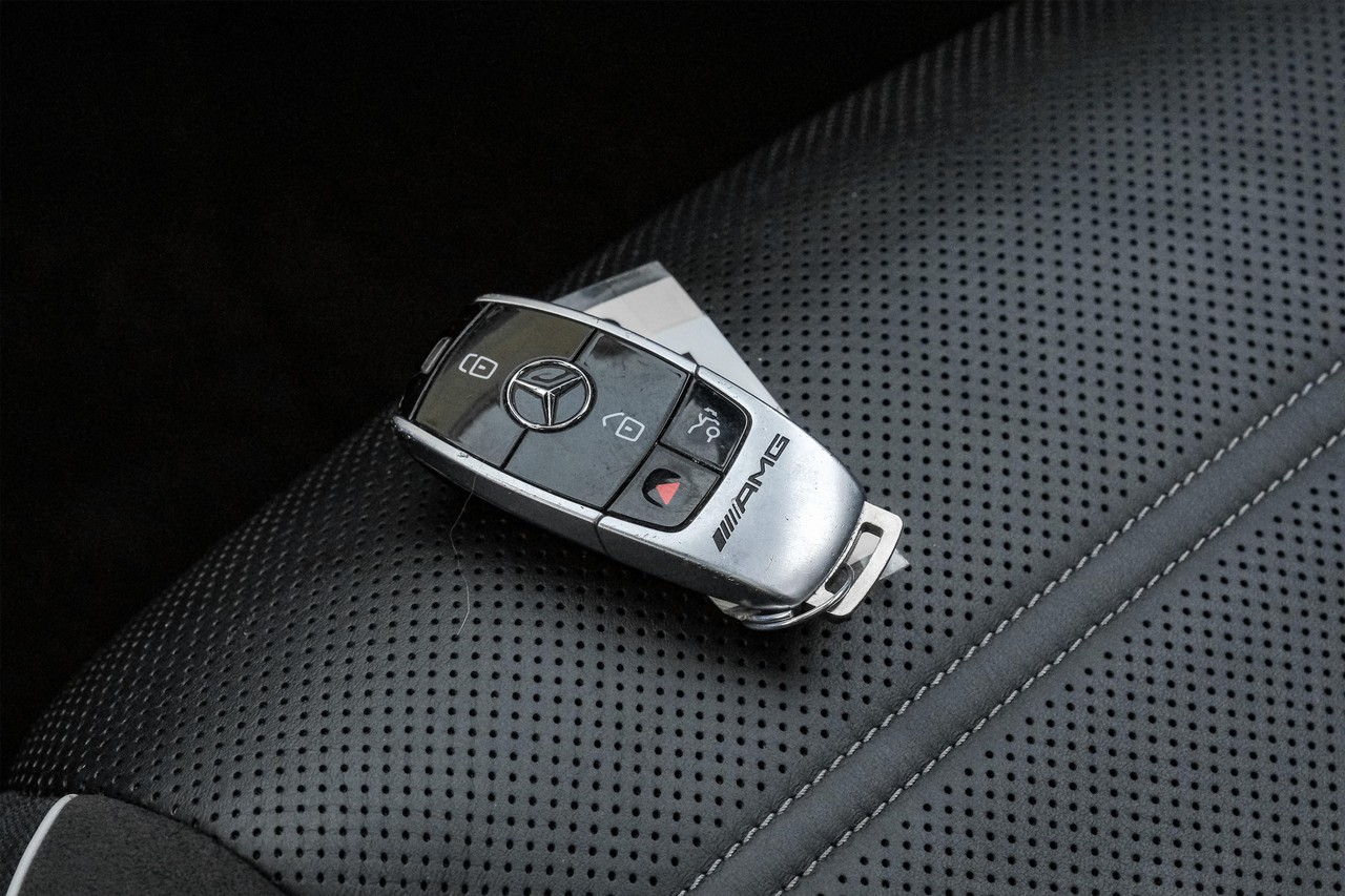 Mercedes-Benz E 63 AMG Vehicle Main Gallery Image 75